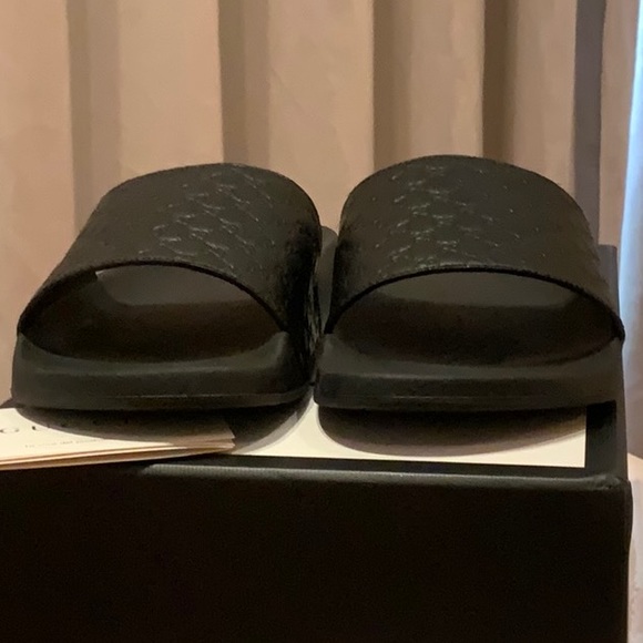 GUCCI slides - Picture 3 of 7